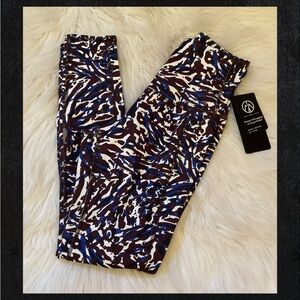 Move Theology Printed 7/8 Leggings with Scoop Pocket - NWT - Size XS
